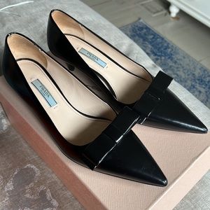 Gorgeous Prada kitten heel. Classic